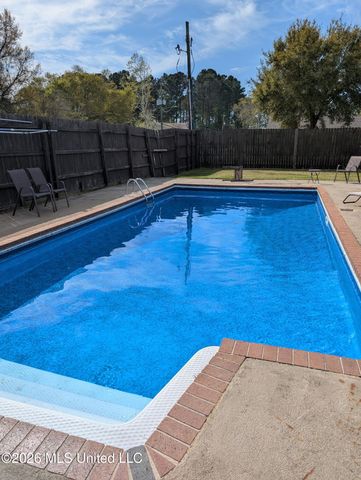 12424 Crestwood Drive, Gulfport, MS 39503