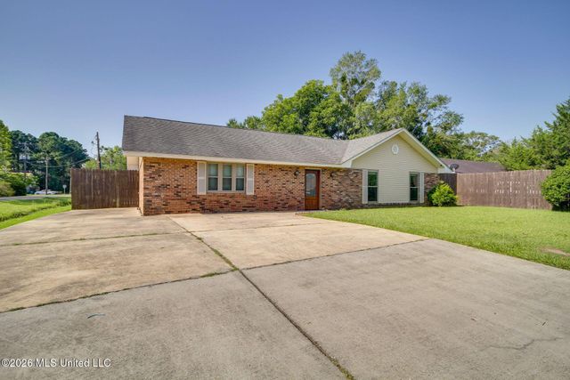 12424 Crestwood Drive, Gulfport, MS 39503