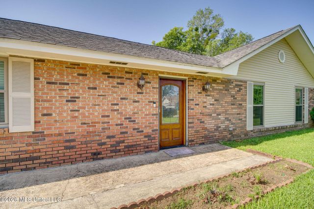 12424 Crestwood Drive, Gulfport, MS 39503