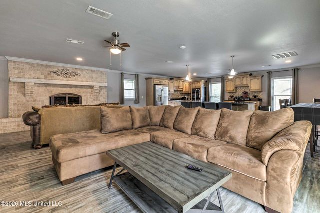 12424 Crestwood Drive, Gulfport, MS 39503