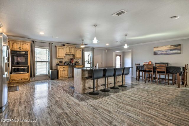 12424 Crestwood Drive, Gulfport, MS 39503