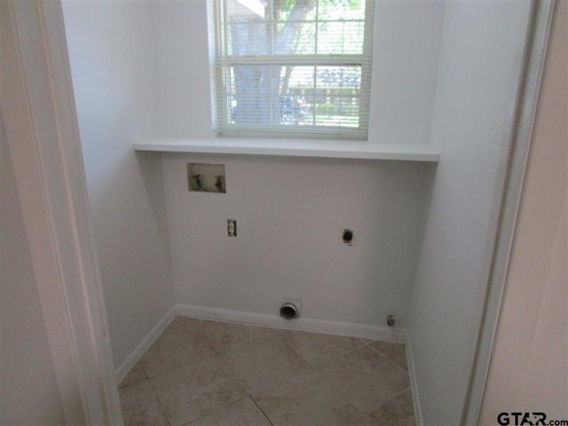 6027 Whispering Lane, Tyler, TX 75707