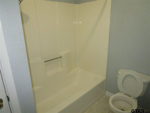 6027 Whispering Lane, Tyler, TX 75707