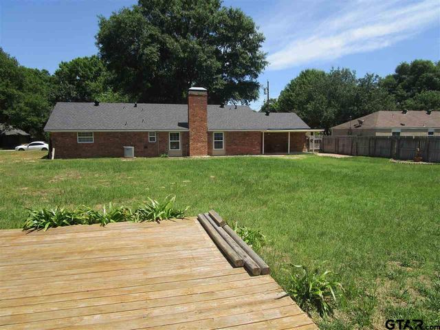 6027 Whispering Lane, Tyler, TX 75707