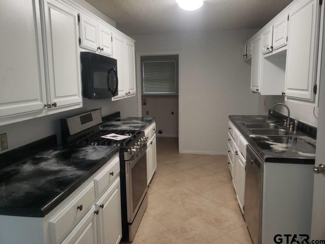 6027 Whispering Lane, Tyler, TX 75707