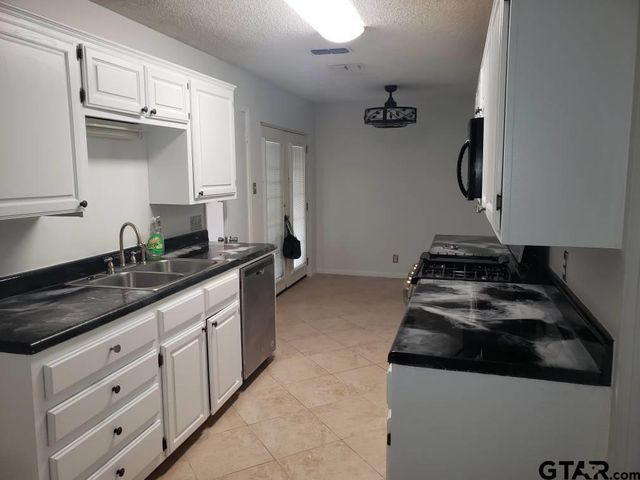 6027 Whispering Lane, Tyler, TX 75707