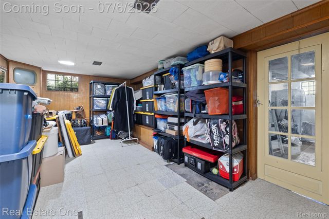 21546 Gregory Street, Dearborn, MI 48124