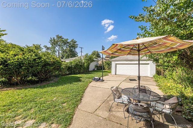 21546 Gregory Street, Dearborn, MI 48124