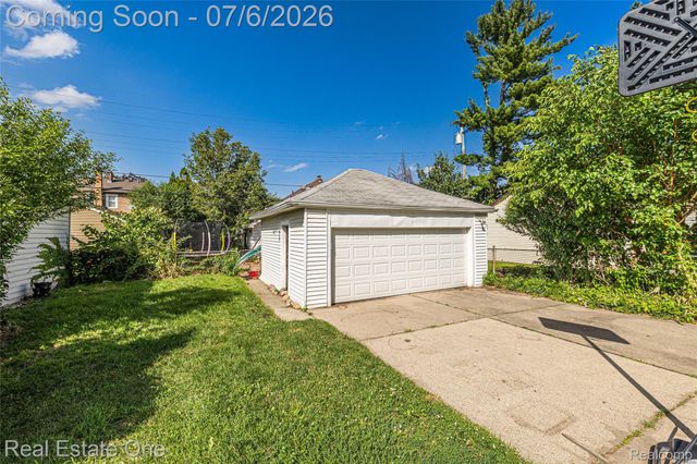 21546 Gregory Street, Dearborn, MI 48124