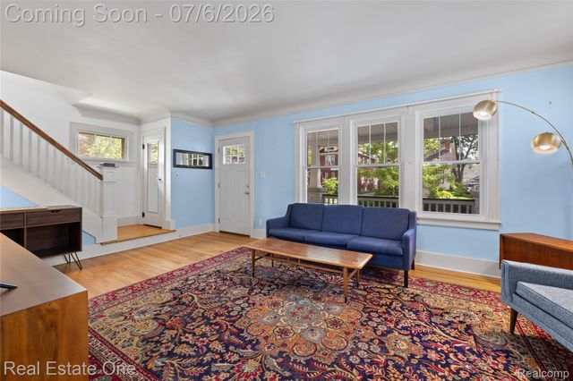 21546 Gregory Street, Dearborn, MI 48124