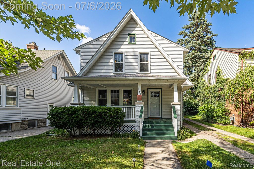 21546 Gregory Street, Dearborn, MI 48124