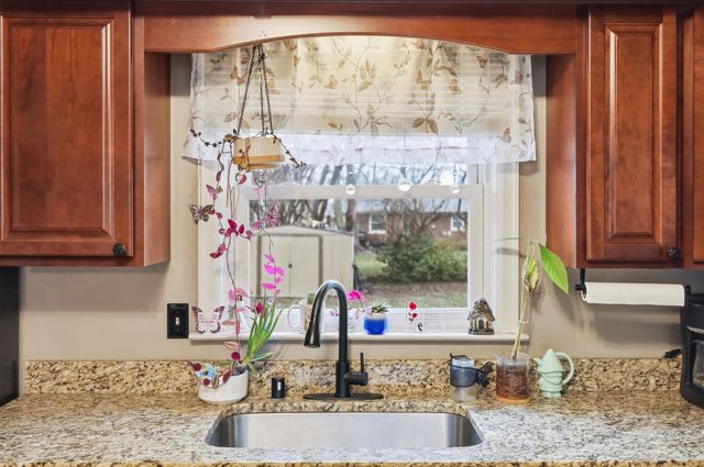 1708 Knoxville Court, Lexington, KY 40505