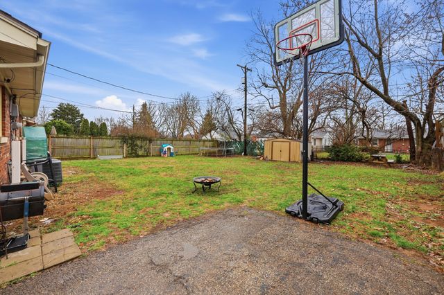 1708 Knoxville Court, Lexington, KY 40505