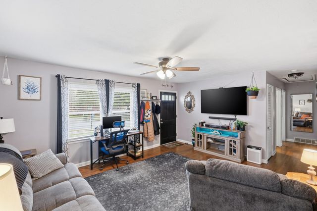 1708 Knoxville Court, Lexington, KY 40505