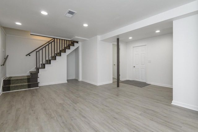 2811 Comanche COURT S, Waukesha, WI 53188