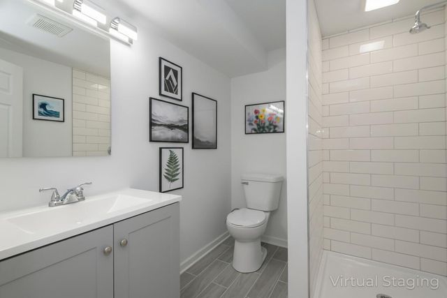 2811 Comanche COURT S, Waukesha, WI 53188