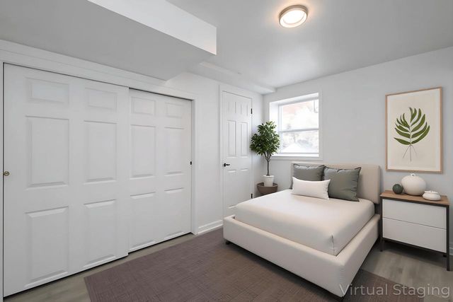 2811 Comanche COURT S, Waukesha, WI 53188