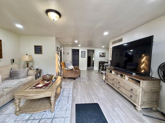 4100 Claremont Avenue, Evansville, IN 47712