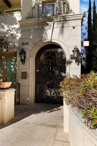 1644 S Bentley Avenue 401, Los Angeles, CA 90025