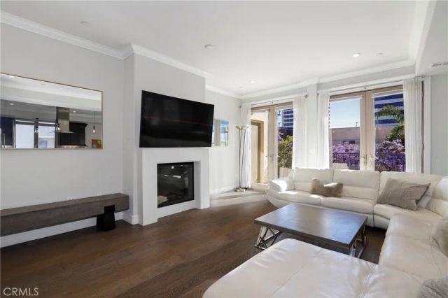 1644 S Bentley Avenue 401, Los Angeles, CA 90025