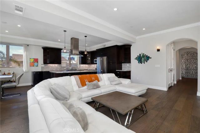 1644 S Bentley Avenue 401, Los Angeles, CA 90025