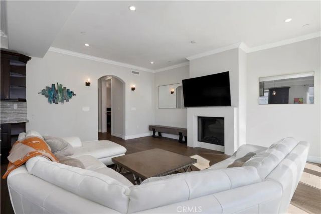 1644 S Bentley Avenue 401, Los Angeles, CA 90025