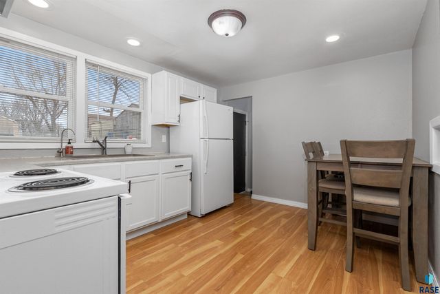 1705 E Spruce St Street, Sioux Falls, SD 57103