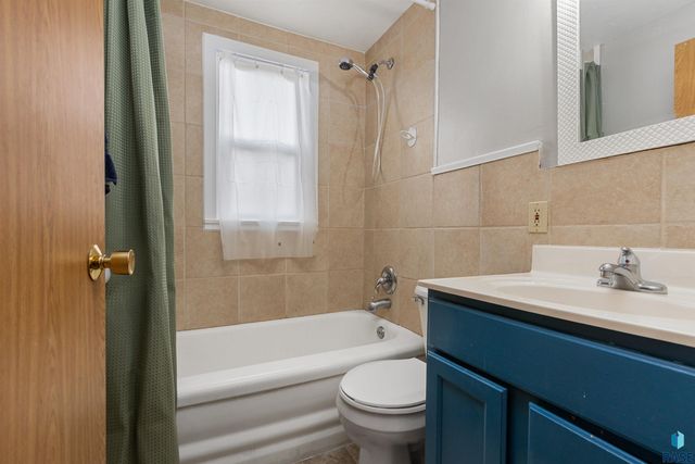 1705 E Spruce St Street, Sioux Falls, SD 57103