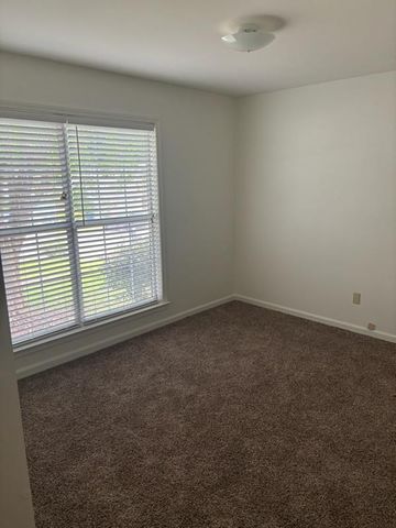 1311 Baywood Rd., Dothan, AL 36305