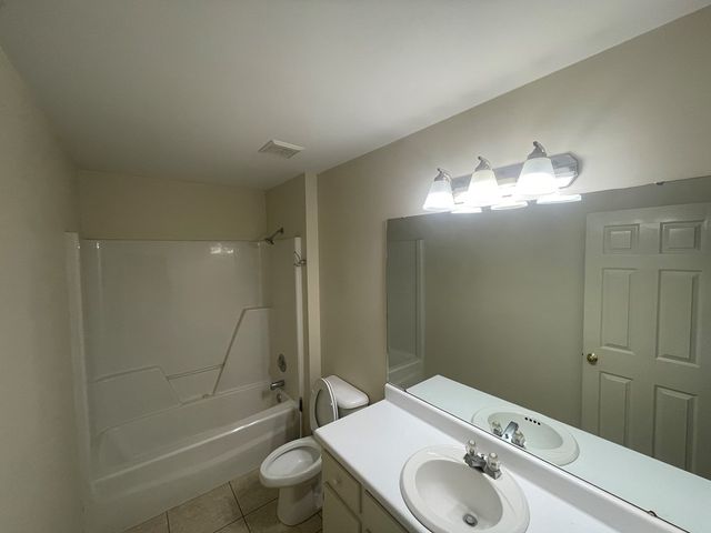 1311 Baywood Rd., Dothan, AL 36305