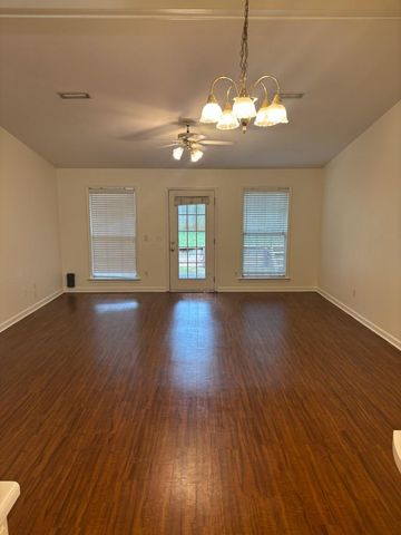 1311 Baywood Rd., Dothan, AL 36305