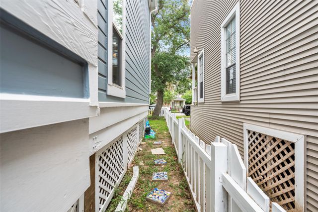 1219 Sealy Street, Galveston, TX 77550