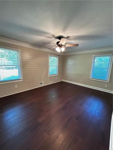 1738 Sandy Court, Snellville, GA 30078