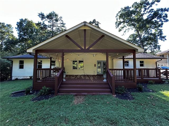 1738 Sandy Court, Snellville, GA 30078