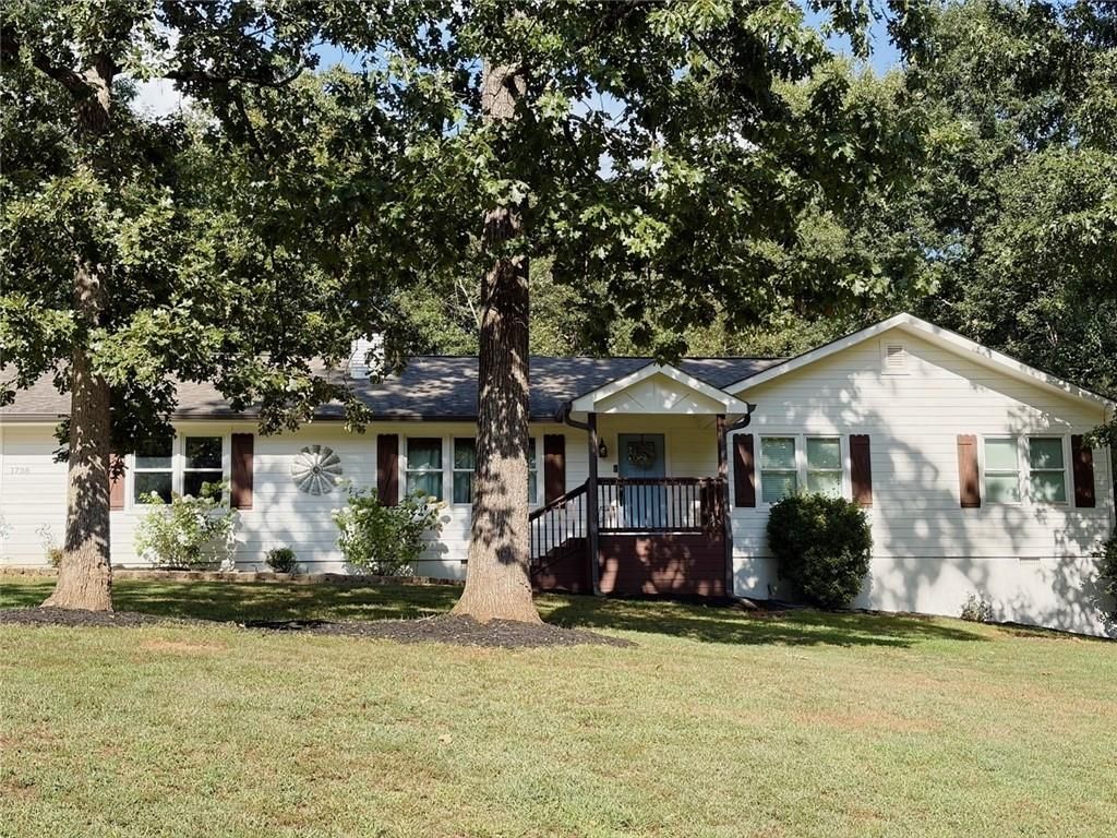 1738 Sandy Court, Snellville, GA 30078