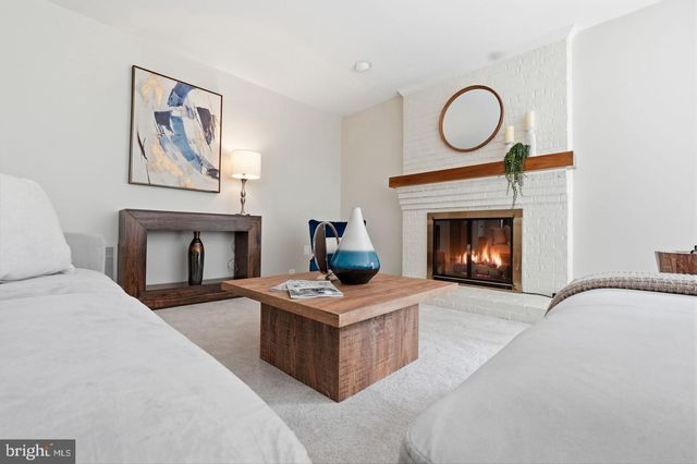 7362 SILVER PINE DR, Springfield, VA 22153