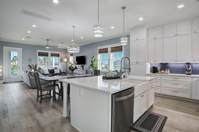 16515 Nassau Way, Jamaica Beach, TX 77554