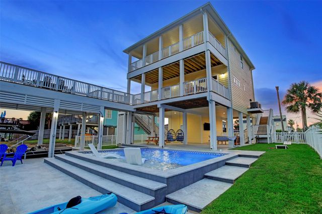 16515 Nassau Way, Jamaica Beach, TX 77554