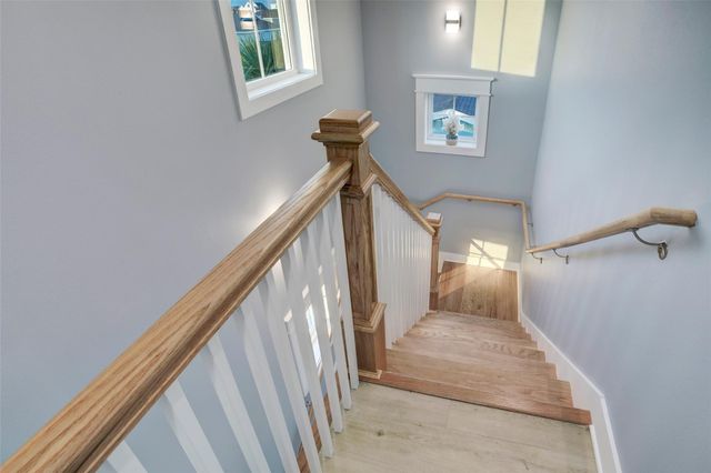 16515 Nassau Way, Jamaica Beach, TX 77554