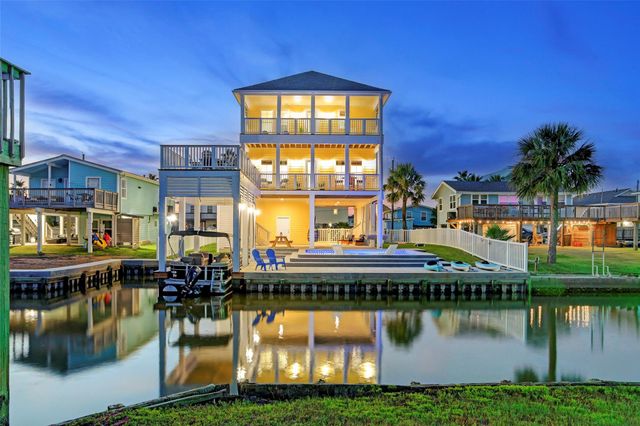 16515 Nassau Way, Jamaica Beach, TX 77554