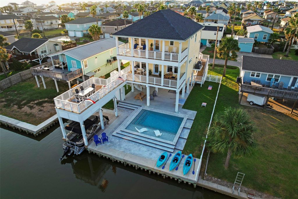16515 Nassau Way, Jamaica Beach, TX 77554