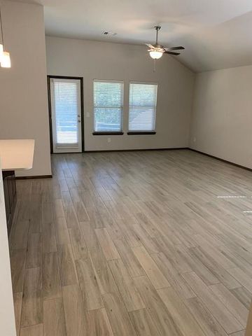 12917 NW 4th Terrace, Yukon, OK 73099