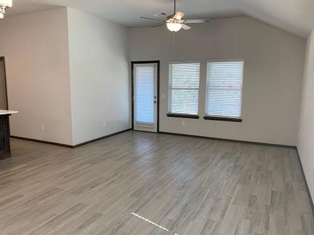 12917 NW 4th Terrace, Yukon, OK 73099