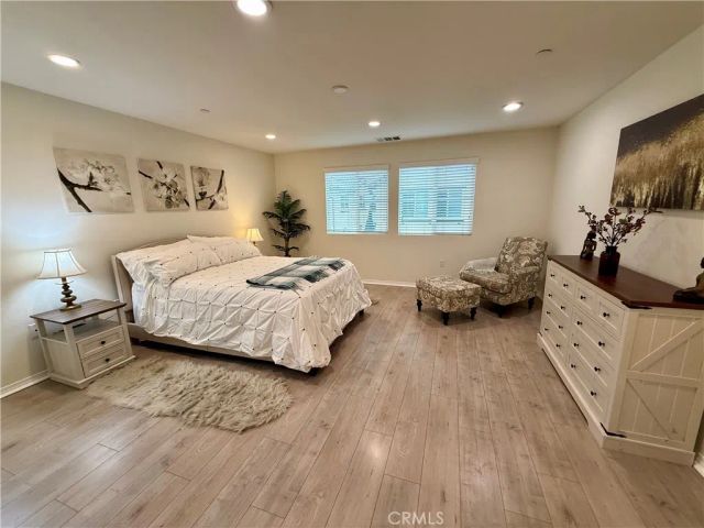 1570 W 1st Street, Santa Ana, CA 92703