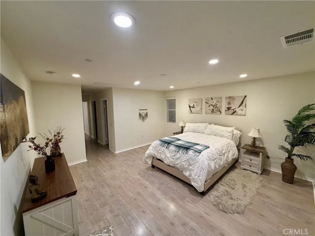 1570 W 1st Street, Santa Ana, CA 92703