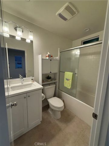 1570 W 1st Street, Santa Ana, CA 92703