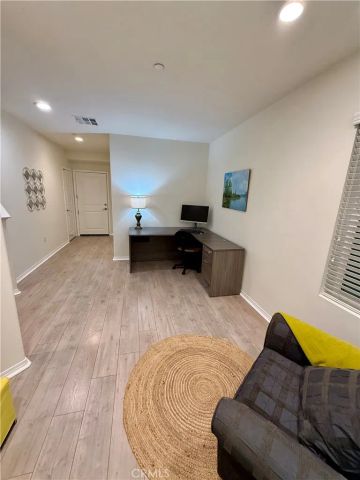 1570 W 1st Street, Santa Ana, CA 92703