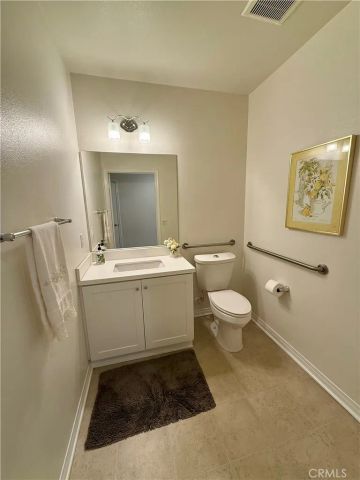 1570 W 1st Street, Santa Ana, CA 92703