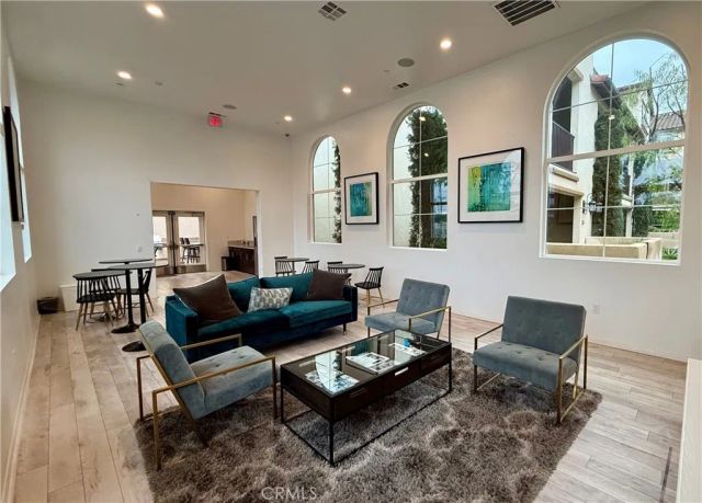 1570 W 1st Street, Santa Ana, CA 92703