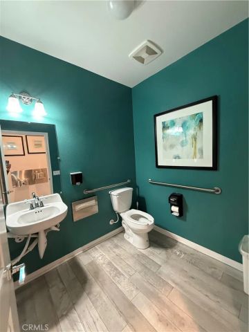 1570 W 1st Street, Santa Ana, CA 92703